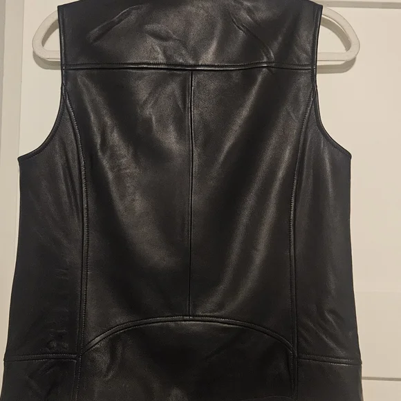 Harley-Davidson Women's Electric Leather Vest 97040-22VW - Picture 2 of 7